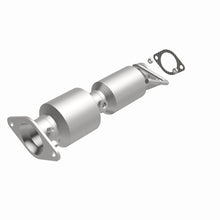 Load image into Gallery viewer, MagnaFlow Direct Fit Catalytic Converter 13-15 Hyundai Veloster 1.6L Underbody