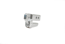 Load image into Gallery viewer, DV8 Xtract Hitch Skid Replacement Pads - Aluminum