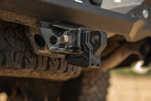 Load image into Gallery viewer, DV8 Universal Hitch Skid Plate - Black
