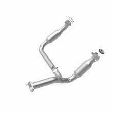 Load image into Gallery viewer, MagnaFlow 07-08 Chevrolet Silverado 1500 4.3L Direct Fit Converter
