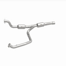 Load image into Gallery viewer, Magnaflow 15-16 Ram 2500 6.4L California Grade CARB Compliant DF Catalytic Converter