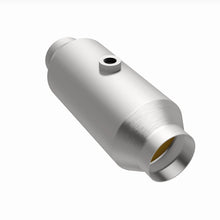 Load image into Gallery viewer, MagnaFlow Universal Catalytic Converter 2.5in CA Spun Mid-Bed