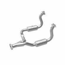 Load image into Gallery viewer, MagnaFlow 08-10 Ford F-350 Super Duty 6.8L Direct Fit Converter