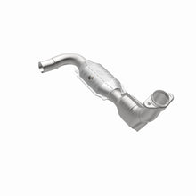 Load image into Gallery viewer, MagnaFlow 99-00 Ford Exped 4.6L Direct Fit Converter