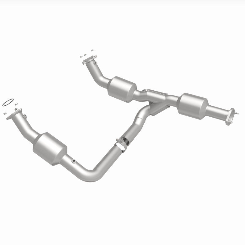 MagnaFlow 18-20 Chevrolet Express 2500 Single Underbody 4.3L Direct Fit Catalytic Converter