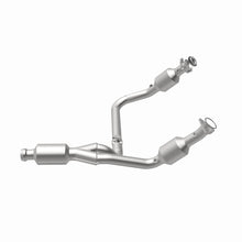 Load image into Gallery viewer, MagnaFlow 14-15 Chevrolet Silverado 1500 Underbody 4.3L / 5.3L Direct-Fit Catalytic Converter
