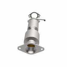Load image into Gallery viewer, MagnaFlow Direct Fit Catalytic Converter 13-15 Hyundai Veloster 1.6L Underbody