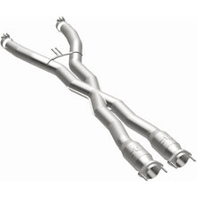 Load image into Gallery viewer, MagnaFlow 14-18 Chevrolet Corvette 6.2L Underbody Direct Fit Converter