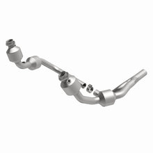 Load image into Gallery viewer, MagnaFlow Direct Fit Catalytic Converter 07-09 Jeep Wrangler 3.8L