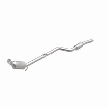 Load image into Gallery viewer, MagnaFlow 2011 C300 V6 3 OEM Underbody Direct Fit Converter