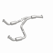 Load image into Gallery viewer, MagnaFlow 12-17 Chevrolet Express 3500 6.0L Direct Fit Converter