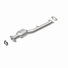 Load image into Gallery viewer, MagnaFlow Direct Fit Catalytic Converter 2006-2007 Subaru Impreza 2.5L