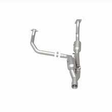Load image into Gallery viewer, Magnaflow 15-16 Ram 2500 6.4L California Grade CARB Compliant DF Catalytic Converter