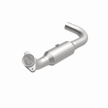 Load image into Gallery viewer, MagnaFlow 07-08 Ford Expedition 5.4L Direct Fit Converter