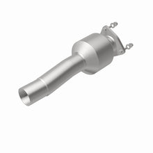 Load image into Gallery viewer, MagnaFlow 15-17 Discovery Sport L4 2 OEM Underbody Direct Fit Converter