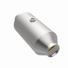 Load image into Gallery viewer, MagnaFlow MagnaFlow 2.5 in. OEM Grade Federal / EPA Compliant Universal Catalytic Converter