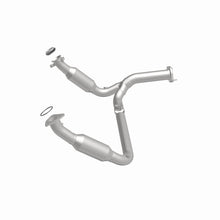 Load image into Gallery viewer, MagnaFlow 07-08 Chevrolet Silverado 1500 4.3L Direct Fit Converter