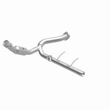 Load image into Gallery viewer, MagnaFlow 07-08 Ford Expedition 5.4L Direct Fit Converter