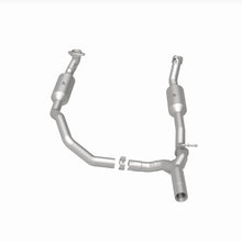 Load image into Gallery viewer, MagnaFlow 17-18 Ford E-350 6.8L Direct Fit Converter