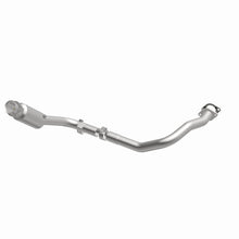 Load image into Gallery viewer, MagnaFlow Direct Fit Catalytic Converter 10-13 Land Rover LR4 V8 5.0L OEM Underbody