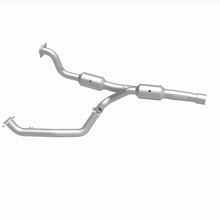 Load image into Gallery viewer, Magnaflow 15-16 Ram 2500 6.4L California Grade CARB Compliant DF Catalytic Converter
