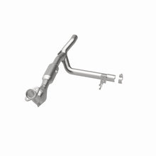 Load image into Gallery viewer, MagnaFlow 01-03 Ford F150 XL/XLT V6 4.2L OEM Grade / EPA Compliant Direct-Fit Catalytic Converter