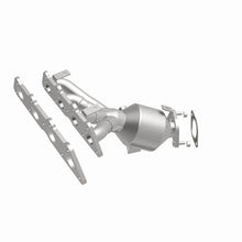 Load image into Gallery viewer, MagnaFlow Direct Fit Catalytic Converter 12-17 Hyundai Accent 1.6L
