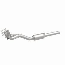 Load image into Gallery viewer, MagnaFlow 98-01 Volkswagen Beetle 2.0L Direct Fit Converter