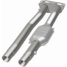 Load image into Gallery viewer, MagnaFlow 96-99 Chevy C2500 Suburban 7.4L Direct Fit Converter