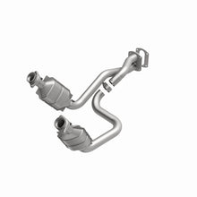Load image into Gallery viewer, MagnaFlow 2005 Ford F-250 Super Duty 6.8L Direct Fit Converter
