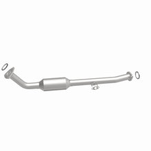 Load image into Gallery viewer, MagnaFlow Direct Fit Catalytic Converter OEM 2001-2004 Toyota Sequoia Underbody