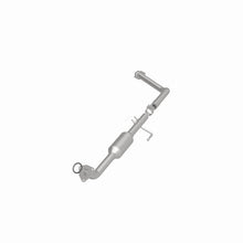 Load image into Gallery viewer, MagnaFlow Direct Fit Catalytic Converter OEM 2001-2004 Toyota Sequoia Underbody