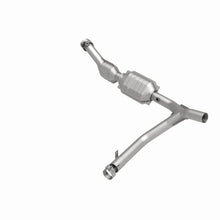 Load image into Gallery viewer, MagnaFlow Direct Fit Catalytic Converter 01 Ford Trucks 5.4L