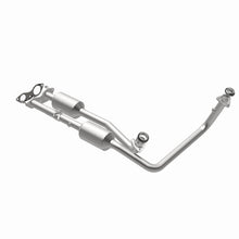 Load image into Gallery viewer, MagnaFlow Direct Fit Catalytic Converter California Grade 96-00 GM Tahoe/Yukon/Escalade 5.7L