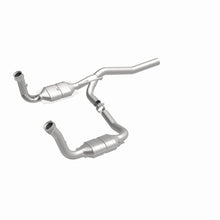 Load image into Gallery viewer, MagnaFlow Direct Fit Catalytic Converter 2009-2012 Dodge Nitro 3.7L Underbody