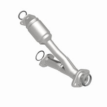 Load image into Gallery viewer, MagnaFlow Direct Fit Catalytic Converter 01-03 Highlander 3L rr OEM