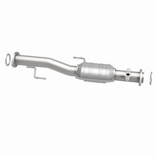 Load image into Gallery viewer, MagnaFlow Direct Fit Catalytic Converter 99-02 4Runner 3.4L rear OEM
