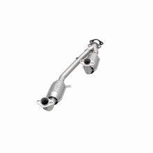 Load image into Gallery viewer, MagnaFlow Direct Fit Catalytic Converter Windstar 95-96