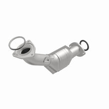 Load image into Gallery viewer, MagnaFlow Direct Fit Catalytic Converter 00-04 Toyota Tacoma 3.4L California