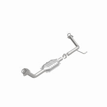 Load image into Gallery viewer, MagnaFlow Direct Fit Catalytic Converter 05-07 Toyota Sequoia 8 4.7L D/S