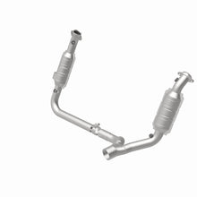 Load image into Gallery viewer, MagnaFlow Direct Fit Catalytic Converter RAM Pickup 2006 8 5.7L