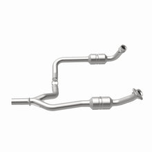 Load image into Gallery viewer, MagnaFlow Direct Fit Catalytic Converter 2009-2014 E-150 4.6 L Underbody