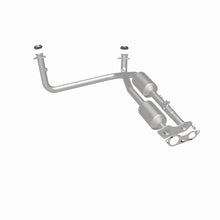 Load image into Gallery viewer, MagnaFlow Direct Fit Catalytic Converter California Grade 96-00 GM Tahoe/Yukon/Escalade 5.7L