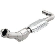 Load image into Gallery viewer, MagnaFlow Direct Fit Catalytic Converter 97-98 Expedition-Navigator