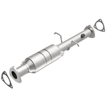 Load image into Gallery viewer, MagnaFlow Direct Fit Catalytic Converter 96-00 GM S-10/Sonoma/Homb