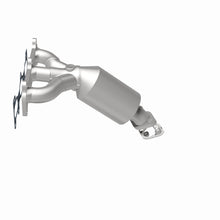 Load image into Gallery viewer, MagnaFlow Direct Fit Catalytic Converter 05-08 Kia Sportage 2.7L Passenger Side