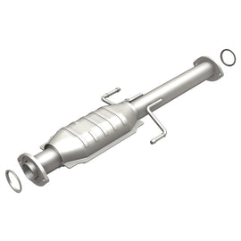 MagnaFlow Direct Fit Catalytic Converter 01-04 Toyota Tacoma 3.4L Rear