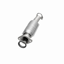 Load image into Gallery viewer, MagnaFlow Direct Fit Catalytic Converter 04-06 Toyota Sienna 3.3L AWD Rear