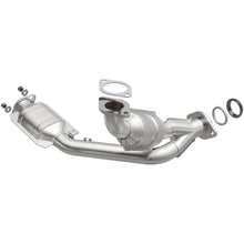 Load image into Gallery viewer, MagnaFlow Direct Fit Catalytic Converter 01-02 Mitsu Montero 3.5L
