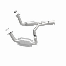 Load image into Gallery viewer, MagnaFlow Direct Fit Catalytic Converter 06-09 TB/Envoy 5.3/6.0 OEM